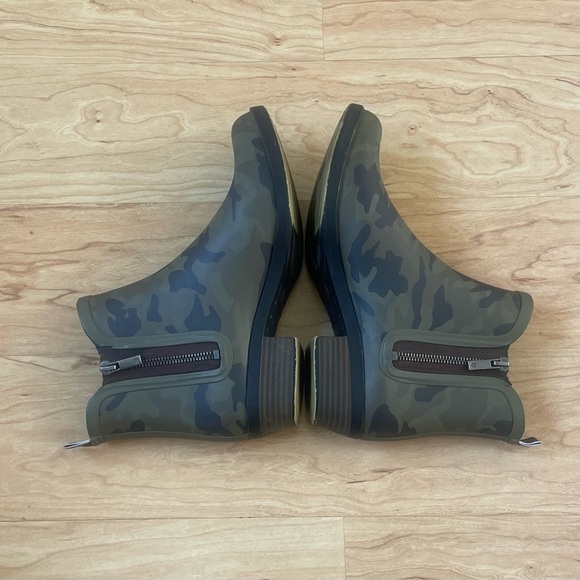 Lucky Brand Basel H20 Camoflage Pull On Rain
Snow Bootie Boots Women's 9 - Picture 6 of 12